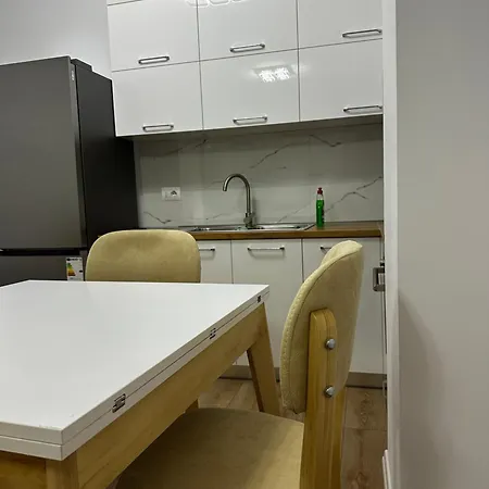 Kleo - Univers Apartment Ljaknasi