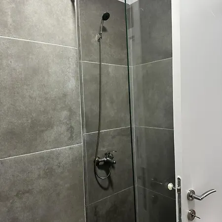 Univers City Apartment 3 , Tirana 公寓 Ljaknasi