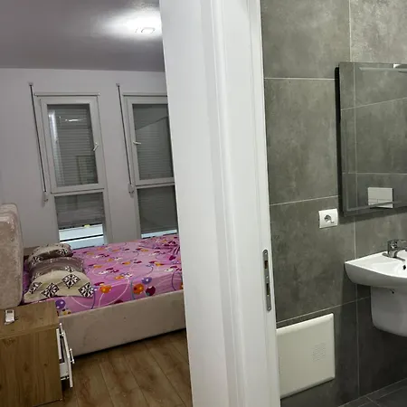 Univers City Apartment 3 , Tirana *