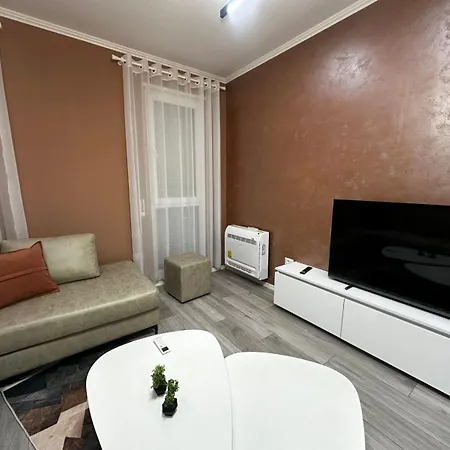 公寓 Univers City Apartment 3 , Tirana Ljaknasi