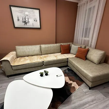 Univers 3 , Tirana * Ljaknasi